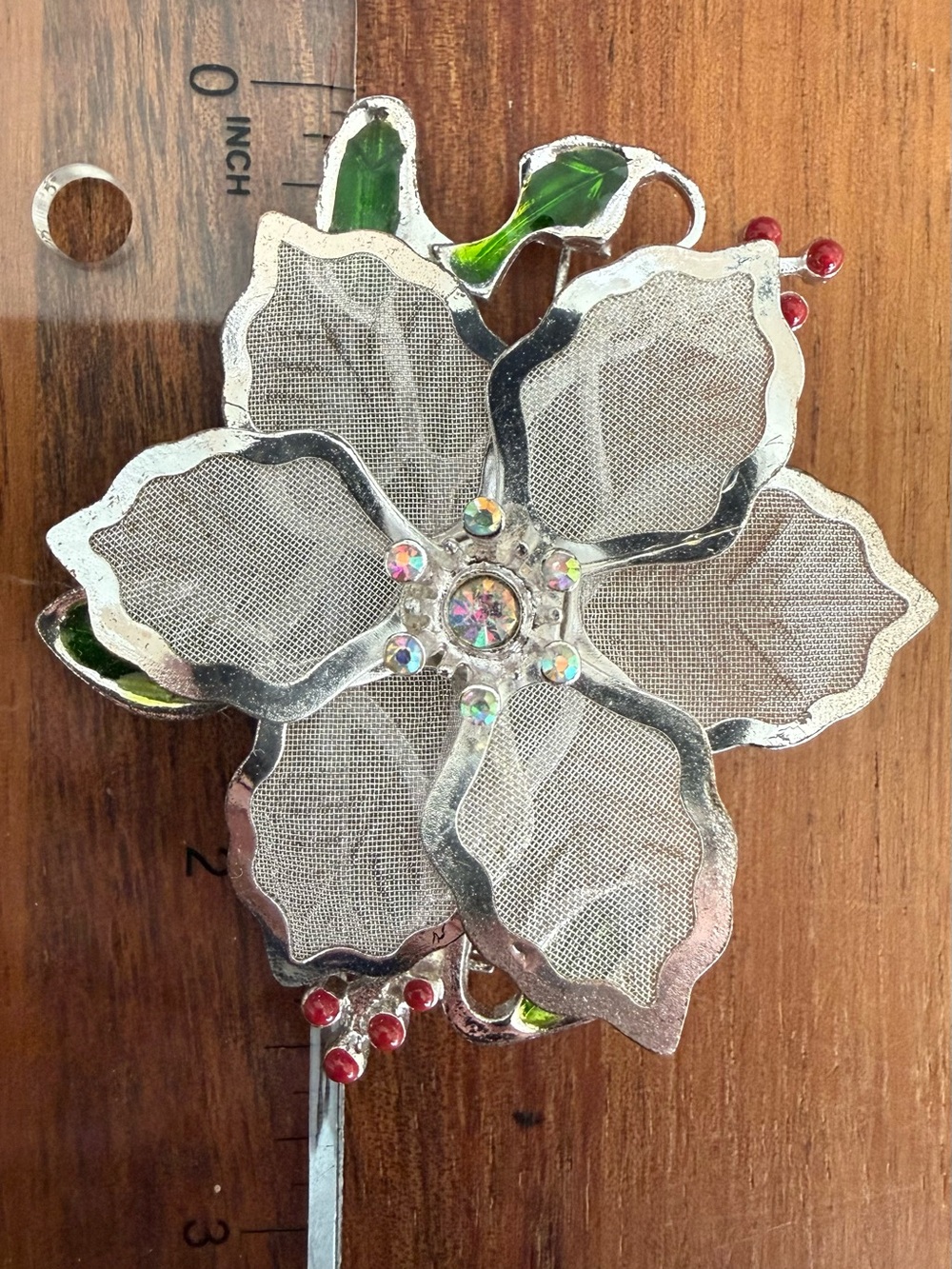 Vintage Silver-Tone Flower Poinsettia Christmas Brooch Green Red Mesh